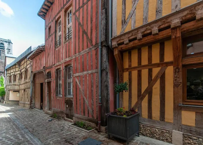 Maison La Ruelle Des Chats Centre Historique De *